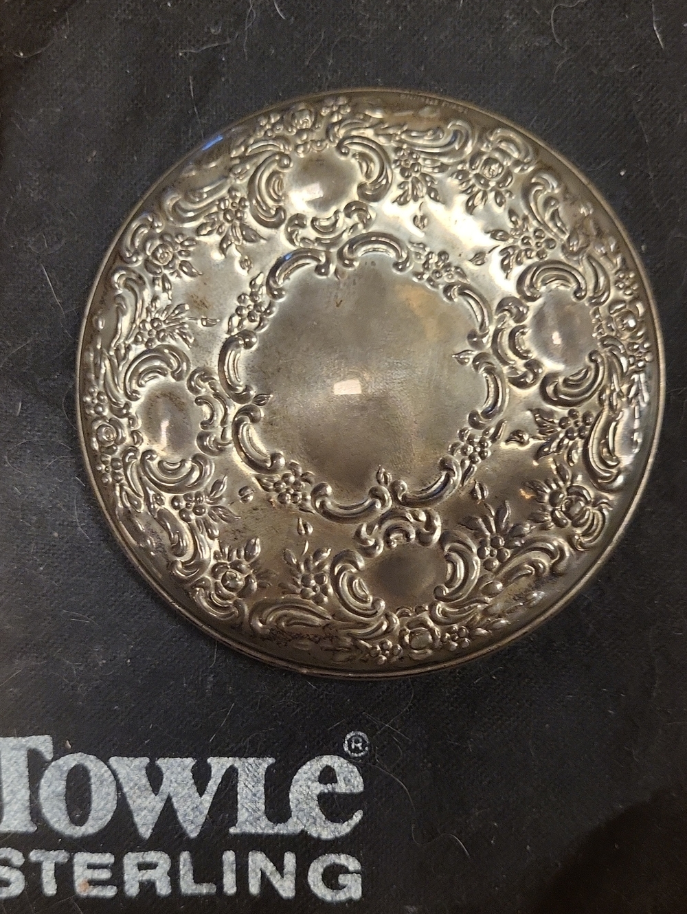 Towle Sterling Silver Repouse Compact/Mirror Purse Mirror With Rare  Pouch - Picture 2 of 5